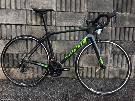 ALL NEW 2018 GIANT TCR ADVANCED 2 Neon Green Color