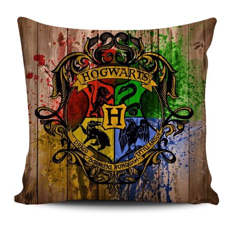 Almofada Harry Potter  Casas de Hogwarts no Elo7 | GEEK ...