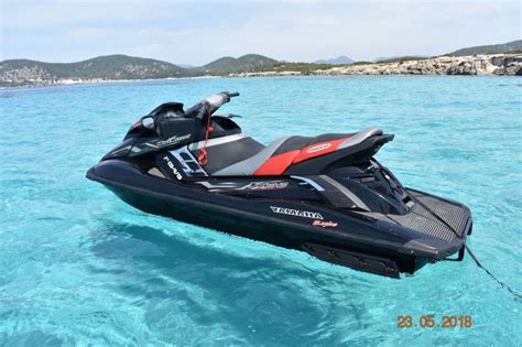 Alquilar moto de agua Yamaha Fx sho en Port d’Eivissa ...