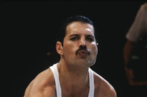 Amazing unreleased photos of Freddie Mercury to celebrate ...