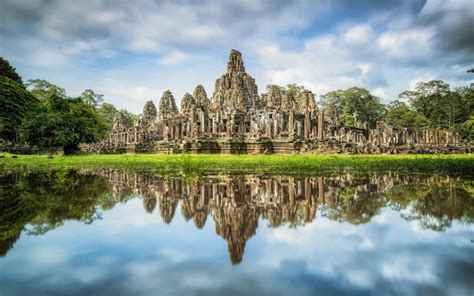 Angkor Wat, The Beauty of Cambodia   Traveldigg.com