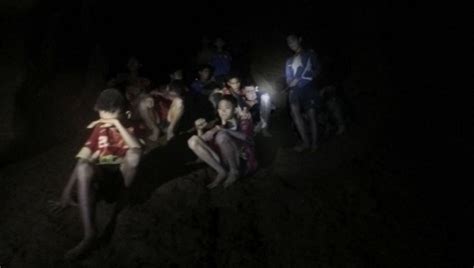 ANTENA 3 TV | Los 12 niños atrapados en una cueva de ...