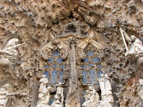 Antoni Gaudi Architecture, Facts, Works, Biography ...