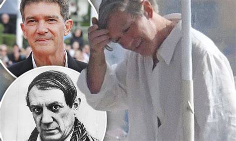 Antonio Banderas dons thick grey wig to play Pablo Picasso ...