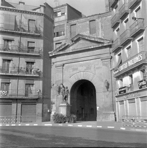 Anys 1940 1950. Lleida, Indíbil i Mandoni. L estàtua ...