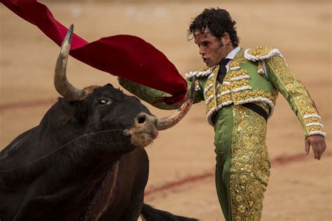 APphoto_Spain Running of the Bulls