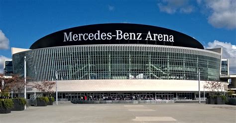 Archivo:Mercedes Benz Arena, Berlin, Germany.jpg ...