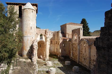 Archivo:Monasterio de San Pedro de Arlanza  Burgos .jpg ...
