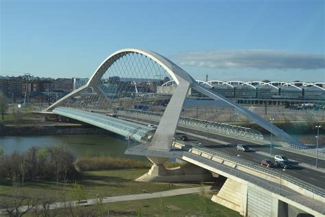 Archivo:Puente del Tercer Milenio desde el hotel Hiberus ...