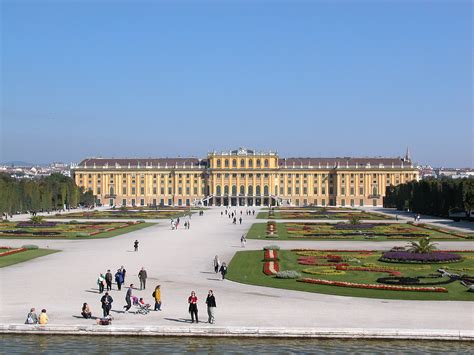 Archivo:Wien Schoenbrunn Rueckseite.jpg   Wikipedia, la ...