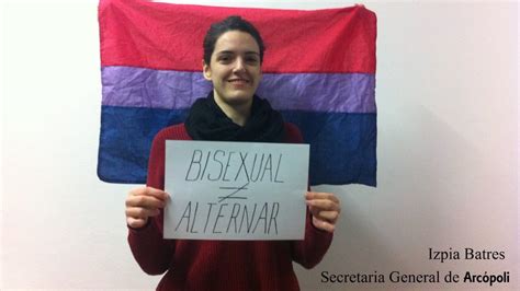 Arcópoli exige a la RAE que cambie su definición de  bisexual