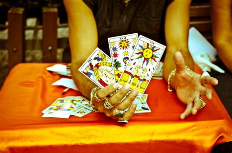 Are Free Tarot Card Readings Online Always Accurate?