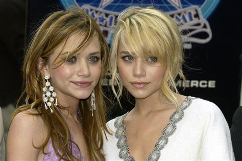 Are Mary Kate & Ashley Olsen Identical Twins? No, But ...