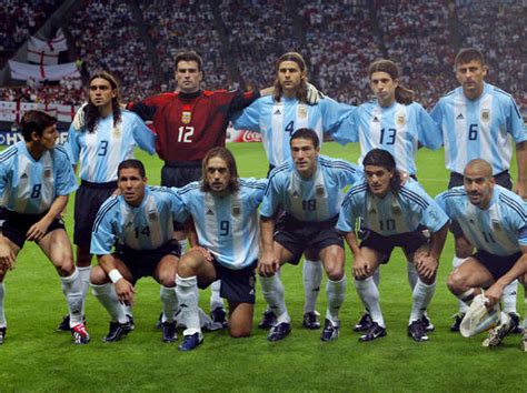 Argentina vs. Inglaterra en el Mundial 2002. | Olé