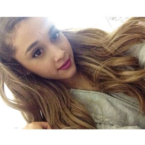 Ariana Grande Twitter Instagram and Personal Photos ...