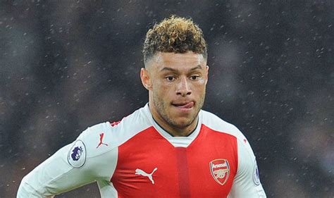 Arsenal News: Alex Oxlade Chamberlain frustrated with ...