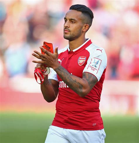 Arsenal Transfers: Theo Walcott urged to stay at Gunners ...