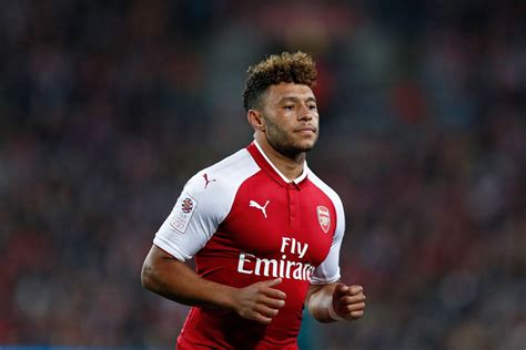 Arsene Wenger insists Alex Oxlade Chamberlain will stay at ...