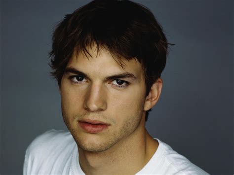 » Ashton Kutcher lanza campaña en pro de cambiadores de ...