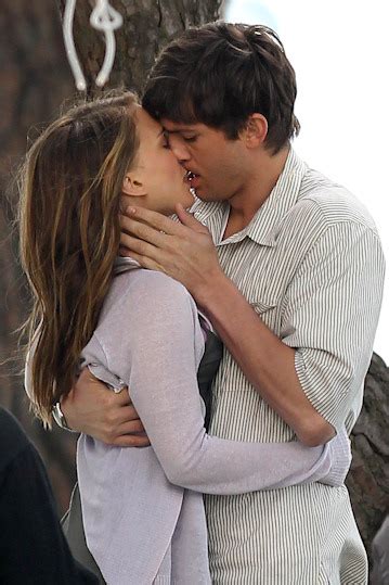 Ashton Kutcher, Natalie Portman y sus besos de película