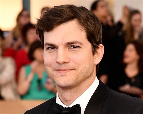 Ashton Kutcher Opens SAG Awards With Emtional Tribute ...