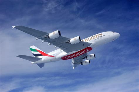 Así es el A380 de Emirates, el avión comercial más grande ...