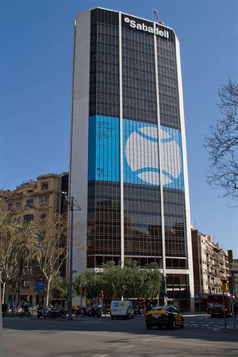 Así es el nuevo modelo de oficinas del Banco Sabadell ...