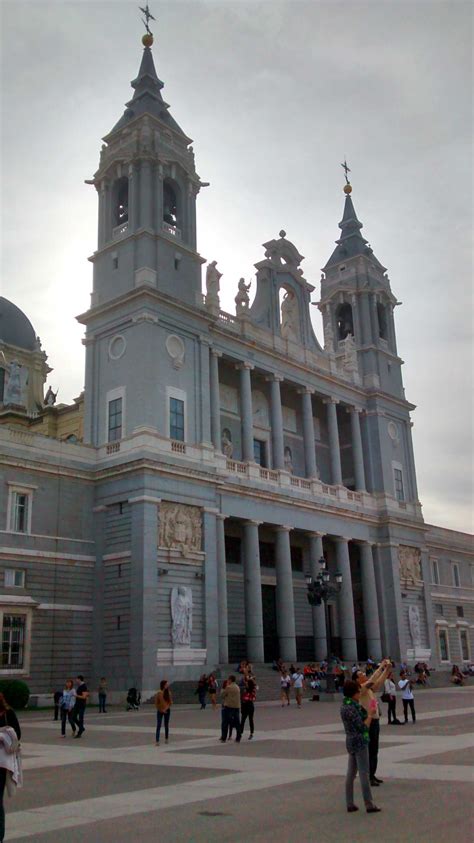 Así es la Catedral de la Almudena de Madrid   Viajes e ideas