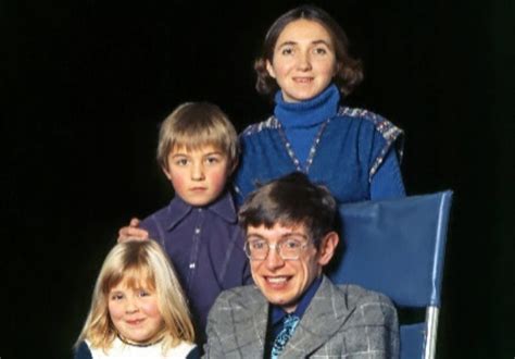 Así son los tres herederos de Stephen Hawking | Celebrities