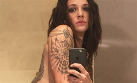 Asia Argento nuda su Instagram: boom di like e di commenti ...