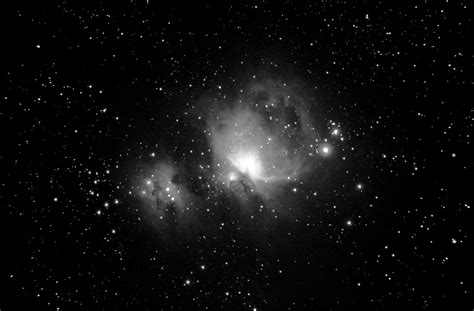 Astrofísica y Física: Nebulosa de Orión en blanco y negro