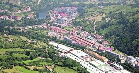 Asturias Central: Trúbia Asturias Fabrica de Armas