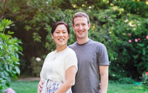 Awww! Mark Zuckerberg says baby daughter gave Facebook ...
