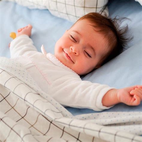 Ayuda a tu bebé a dormir mejor   Crecer Feliz