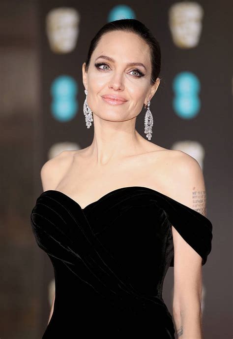 BAFTA 2018 sees Angelina Jolie drop jaws in tight black ...
