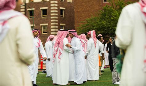 Bakra Eid 2016: Muslims across Saudi Arabia, UAE, Qatar ...