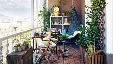 Balcony Decorating Ideas | 10 Things to Buy for a Balcony ...