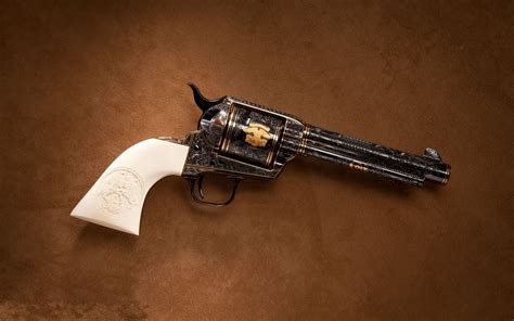BANCO DE IMÁGENES: Colección de armas   Colt revólver 32 ...