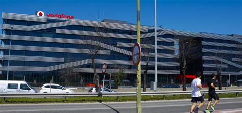 Banco Sabadell vende la sede de Vodafone en Madrid por 117 ...