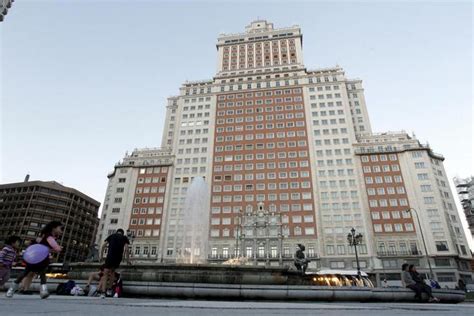 Banco Santander confirma la venta del Edificio España al ...