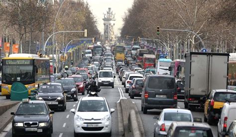 Barcelona multará a los coches más contaminantes   Pyramid