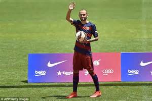 Barcelona unveil Aleix Vidal... here s all you need to ...