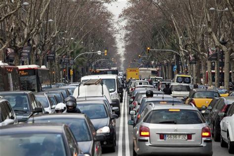 Barcelona vetará los coches contaminantes a partir de 2020 ...