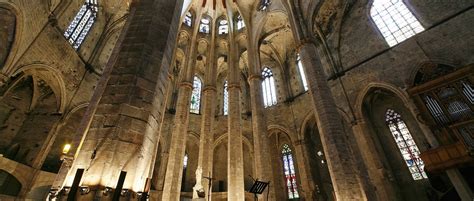 Barcelona Vs La Catedral Santa Maria Del Mar Pictures to ...