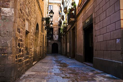 Barri Gòtic in Barcelona: The Student Guide! | Beroomers Blog