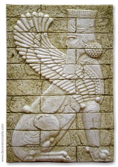 Bas relief. Mesopotamian Sphinx, right. 49,5x33cm   Sculptures