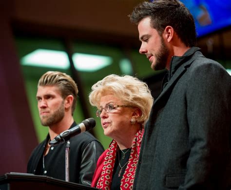 Baseball s Bryce Harper and Kris Bryant Get Keys to the City