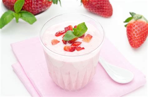 Batido de frutos rojos con Yogur con BENECOL® | COLANTA®