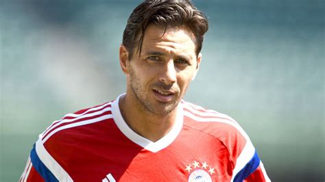 Bayern Munich striker Claudio Pizarro ruled out with thigh ...
