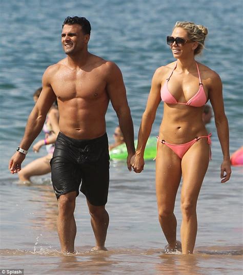 Baywatch boy Jeremy Jackson shows off his manly muscles on ...
